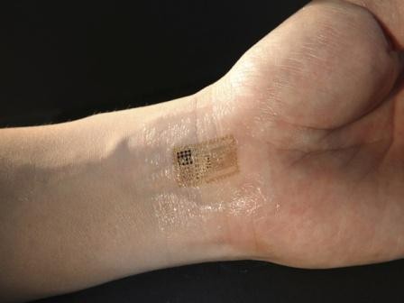 Imagem da notícia: Tatuagem que permite monitorizar os sinais vitais