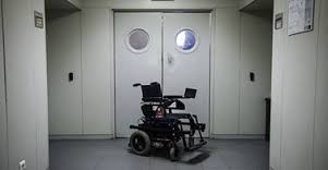 Imagem da notícia: Piscar de olhos faz andar cadeira de rodas