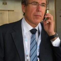 Imagem da notícia: Oftalmologista Miguel Sousa Neves lan&ccedil;a livro
