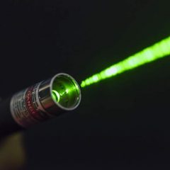 Imagem da notícia: Há mais acidentes com brinquedos laser