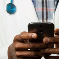 Imagem da notícia: Clínica ISPA oferece apoio psicológico a profissionais de saúde