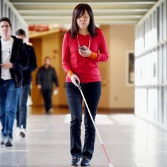 Imagem da notícia: Covid-19: Como podem os invisuais manter o distanciamento social?