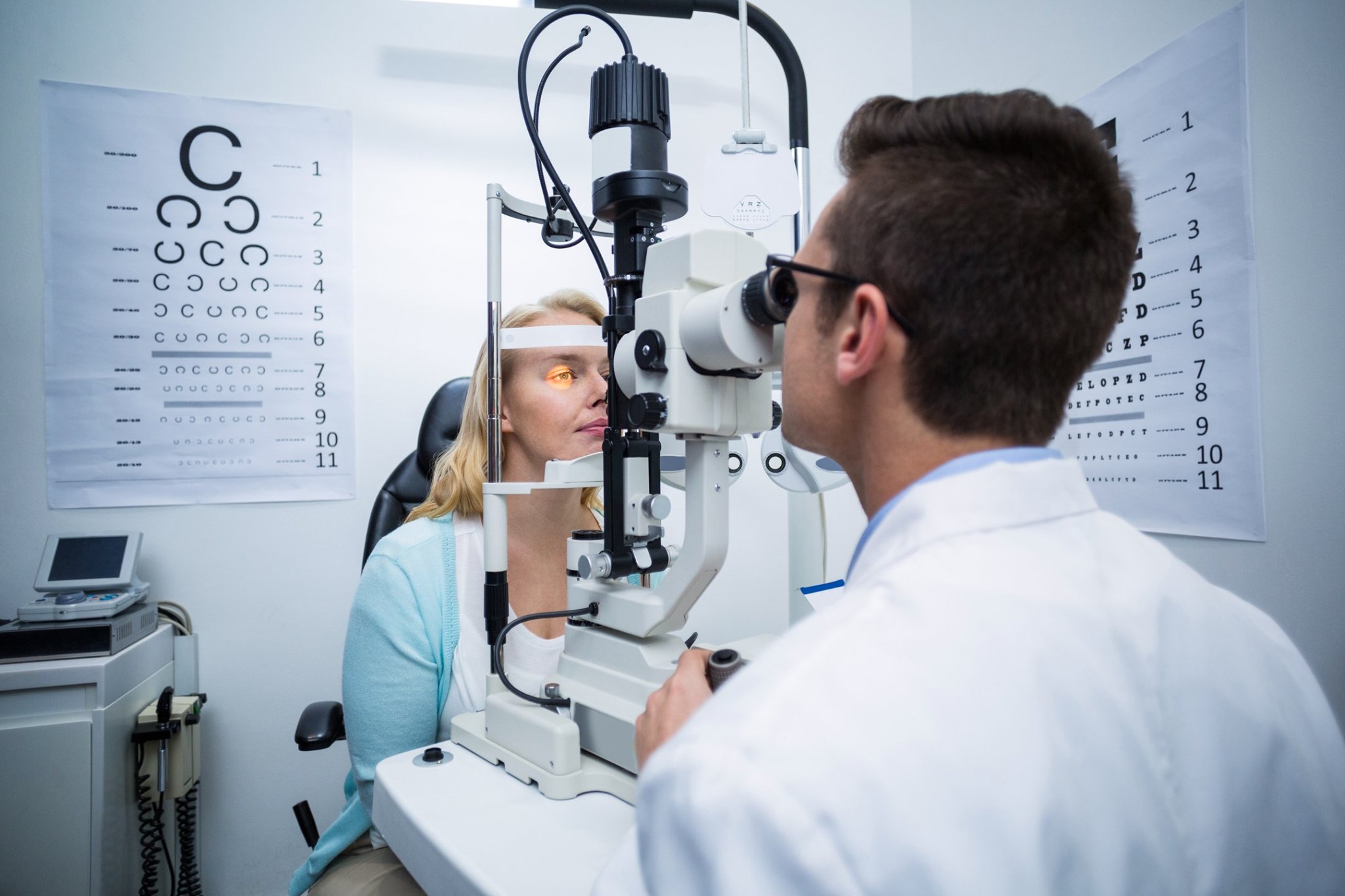 Imagem da notícia: Como devem os oftalmologistas retomar em segurança depois do impacto da Covid-19?