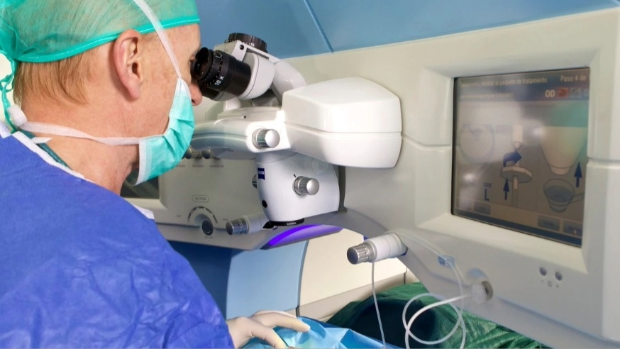 Imagem da notícia: Novo estudo confirma segurança na mudança da cor dos olhos