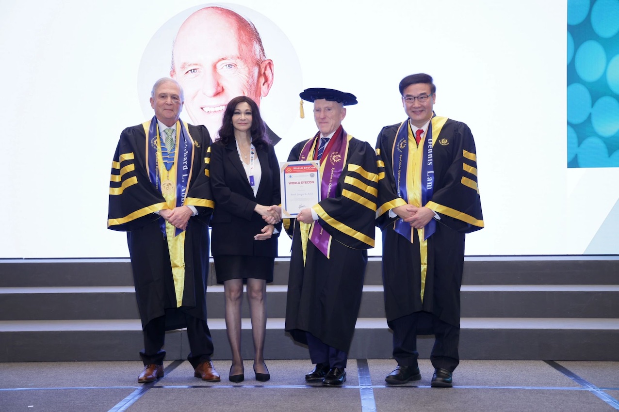 Imagem da notícia: Jorge Alió distinguido com três prémios internacionais