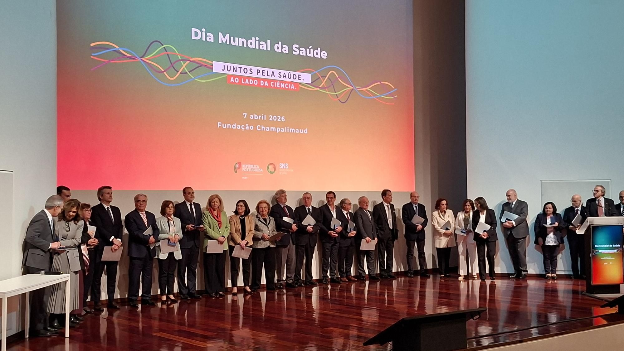 Imagem da notícia: AIBILI distinguida com Medalha de Ouro