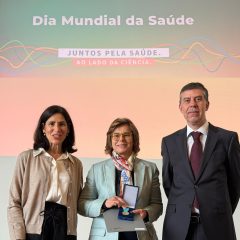 Imagem da notícia: AIBILI distinguida com Medalha de Serviços Distintos do Ministério da Saúde