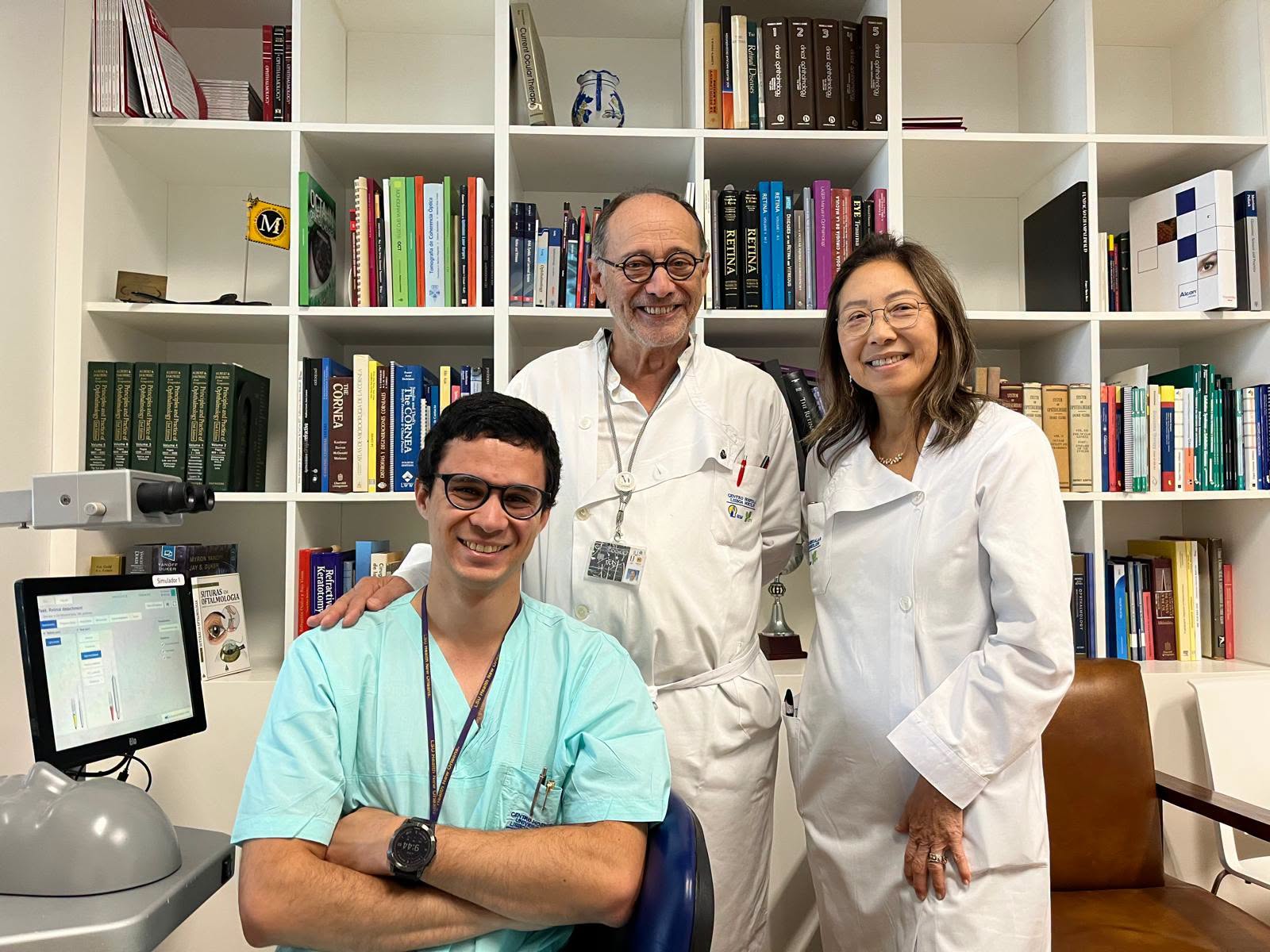 Imagem da notícia: Internos de Oftalmologia treinam cirurgia em simuladores na ULS Santa Maria